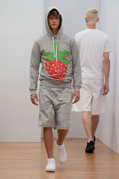 Look 7